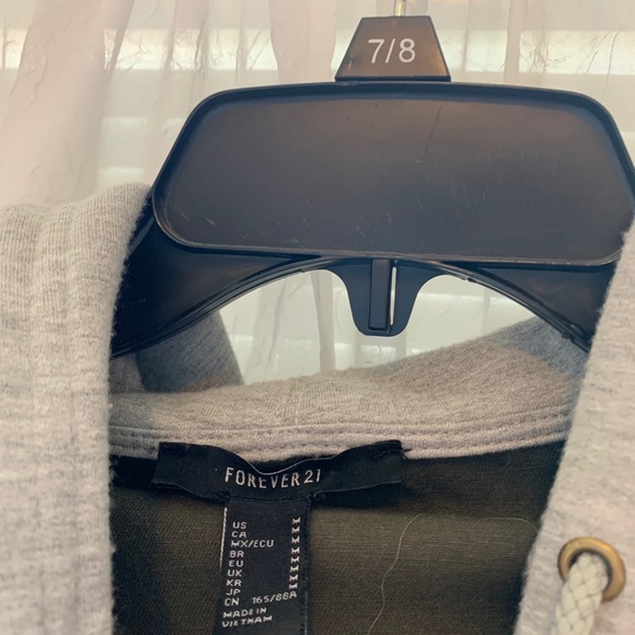 Forever 21 jacket with hood - Picture 3 of 4